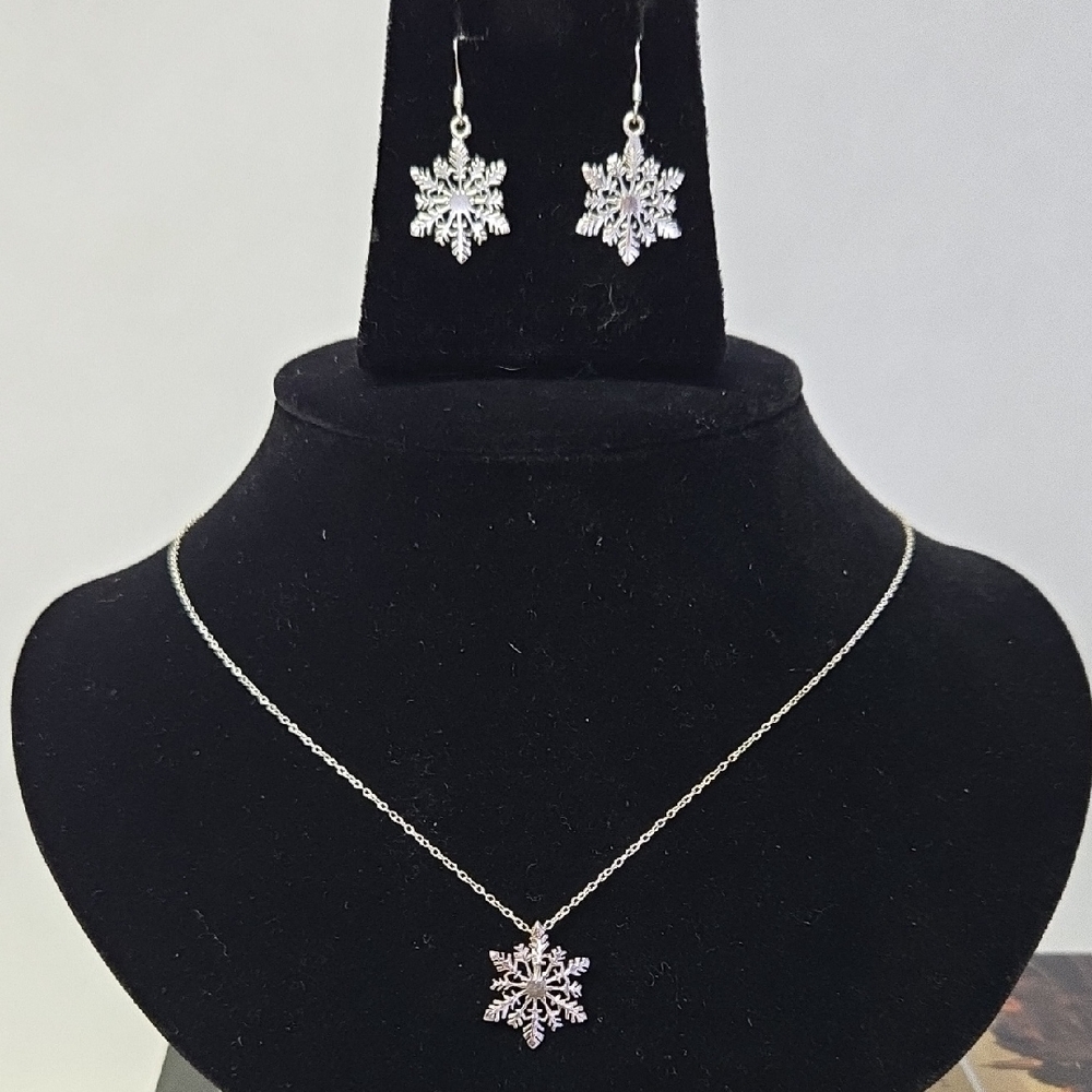 Sterling Silver Snowflake Necklace and Earring Set